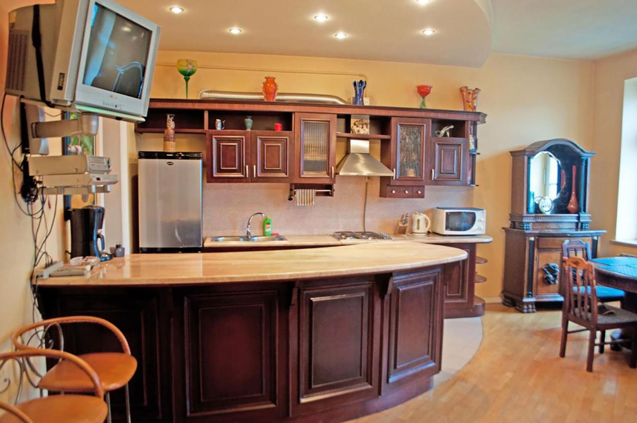 Two Bedroom Luxury Apartment Lviv Eksteriør bilde