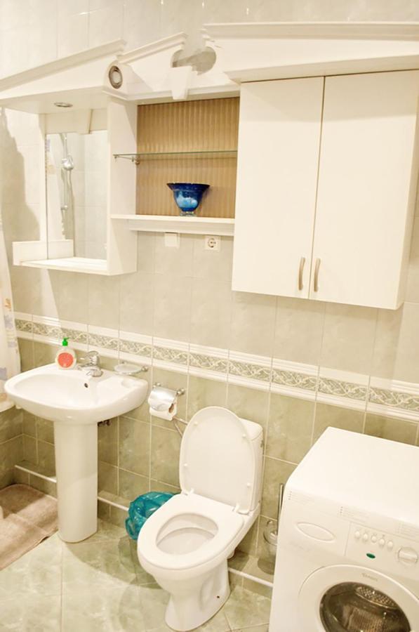Two Bedroom Luxury Apartment Lviv Eksteriør bilde